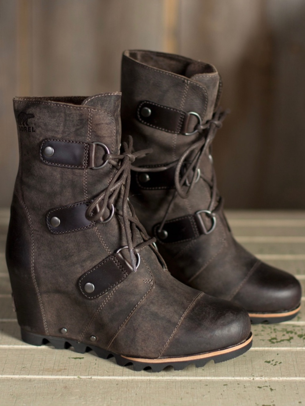 Vintage Sorel Joan of Arctic Wedge Mid Waterproof Leather Boots